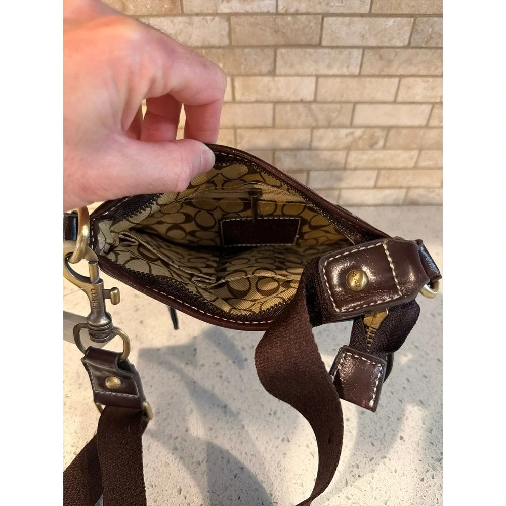 Coach Sutton Signature‎ Swingpack Khaki Jacquard Mahogany Leather Bag